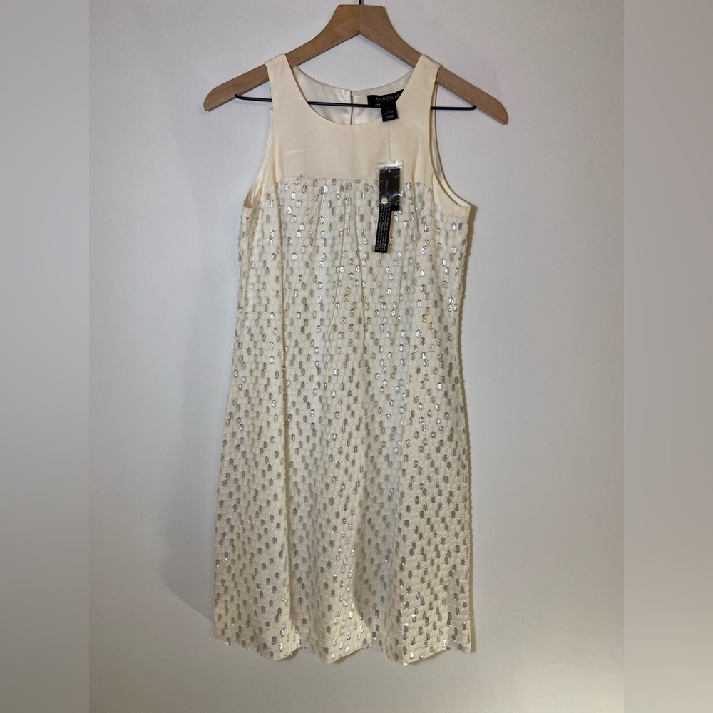 White House Black Market White Silver Sleeveless Short Silk Cocktail Dress Sz 2